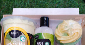 Cesta regalo de cosmética natural para el baño