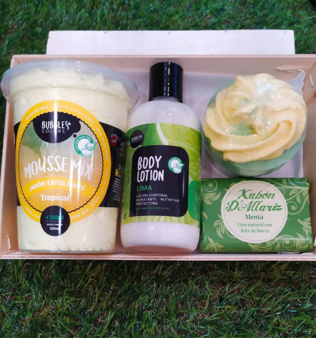 pack-completo-cosmetica-bano-y-ducha-mama-manuela Cesta regalo de cosmética natural para el baño