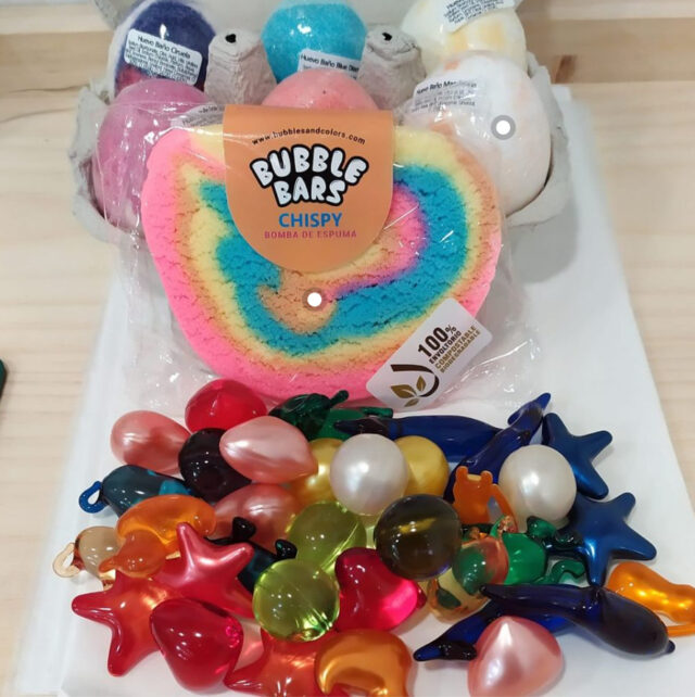 perlas-bolas-bombas-mantecas-para-bano-y-ducha Cosmética para usar en baño y ducha