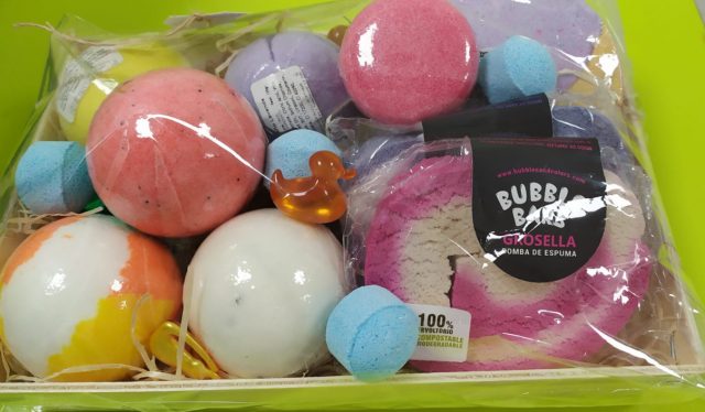 Bolas de espuma y perlas de aceite para baño de Mamá Manuela