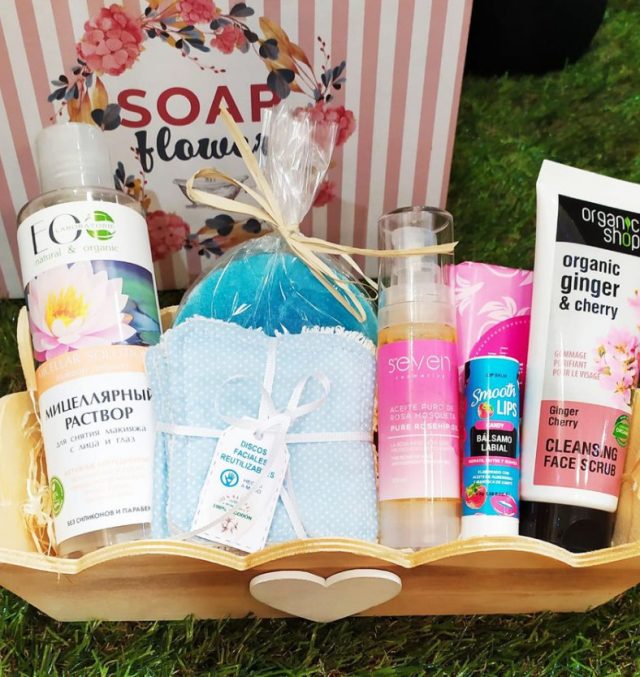cesta-regalo-mama-manuela-con-cosmetica-natural-para-el-cuidado-de-la-piel Regalos de cosmética natural para una piel más saludable