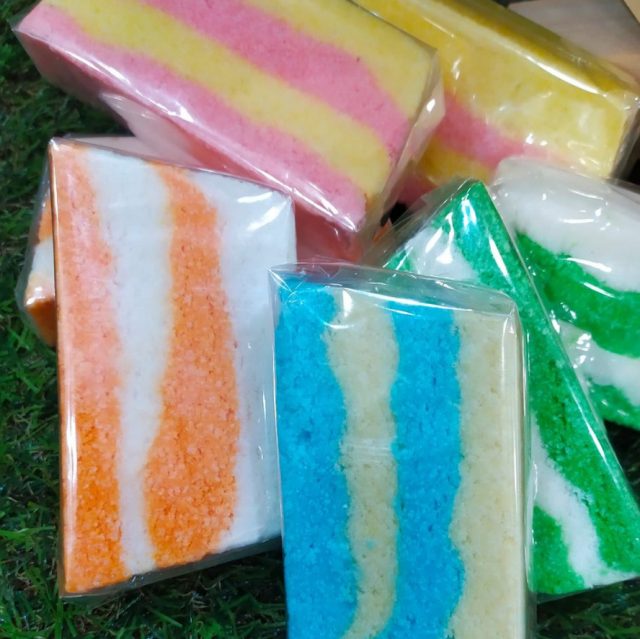 Espumas para baño de distintos aromas y colores