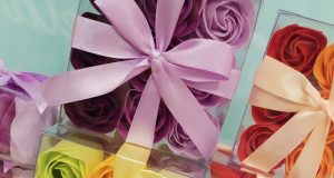 Jabón en forma de flores de aromas y colores