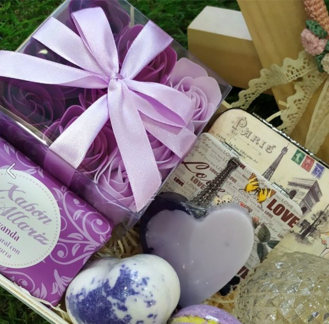 pack-regalo-para-bano-cosmetica-natural-mama-manuela Jabones aromáticos para regalar en San Valentín