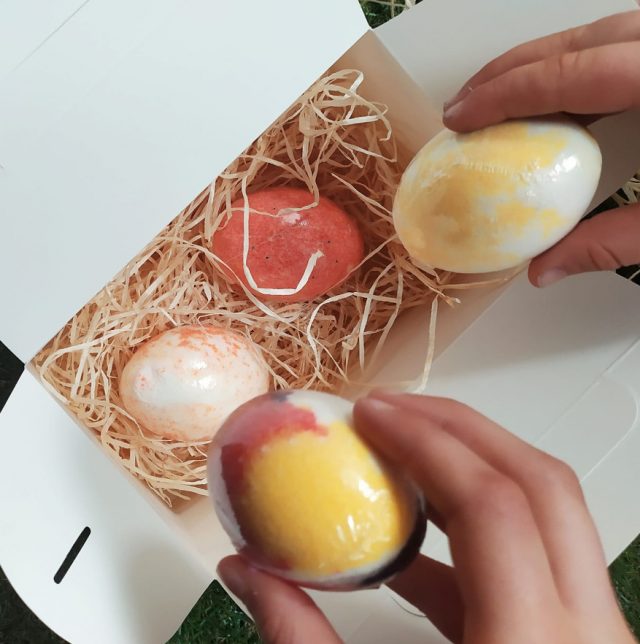 Huevos de pascua para baño con aromas