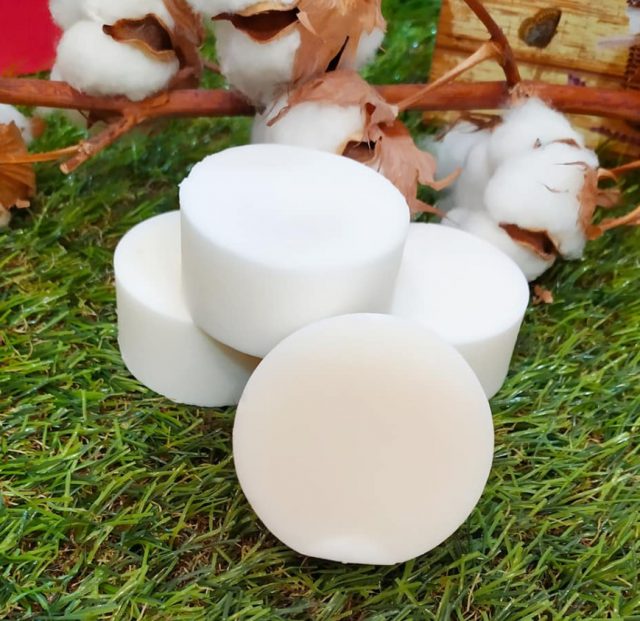 Acondicionador para cabellos secos y encrespados con aceite de coco
