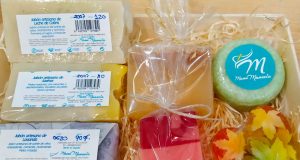 Ideas para hacer regalos con cestas de jabones combinados