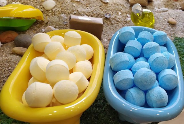 Bombas y bolas aromáticas para uso en bañera.