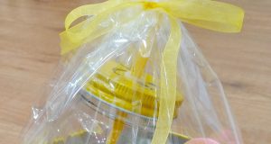 Lata regalo infantil con productos de higiene para niños.
