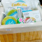 Cesto regalo para cuidado facial y corporal.