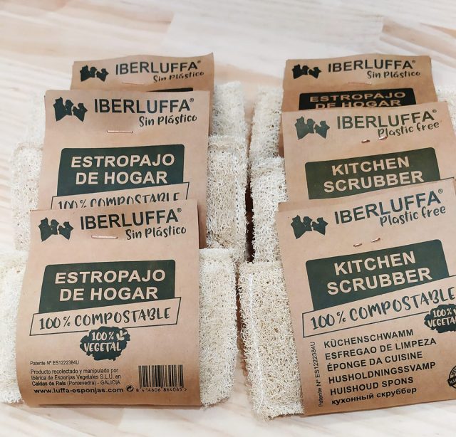 Estopajo artesano y natural de luffa.