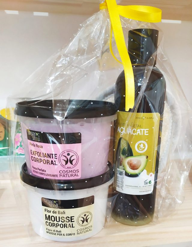 pack-de-productos-para-cuidado-corporal-exfoliantes-e-hidratantes Productos exfoliantes para la piel.
